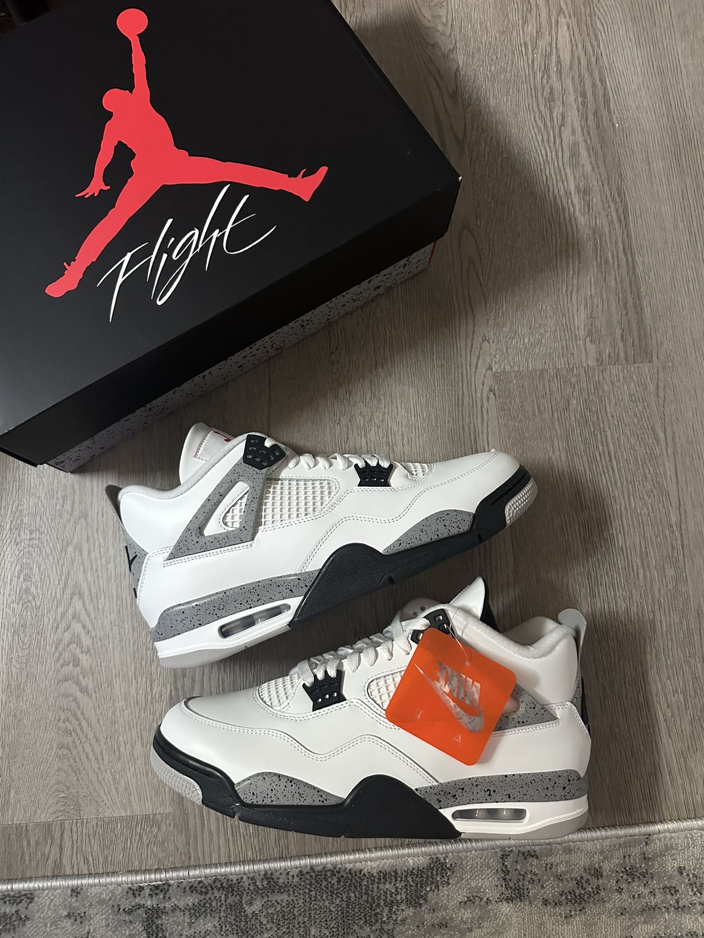 Jordan 4 White cement