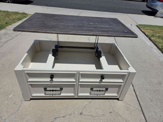 Coffee Table with lift top