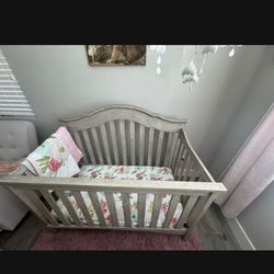 Delta Children Farmhouse 6-in-1 Convertible Crib