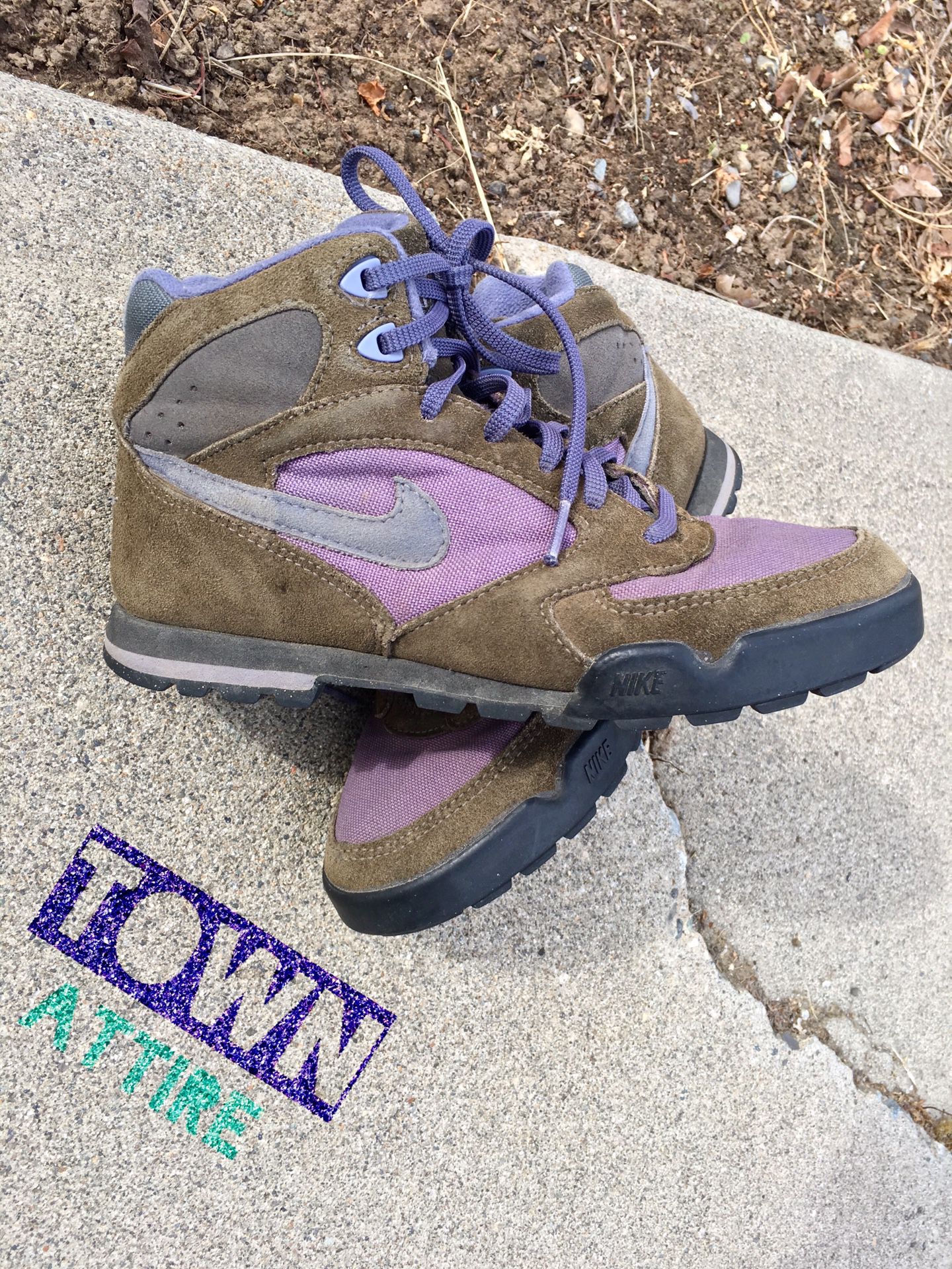 Vintage 90s Nike boots women’s size 8