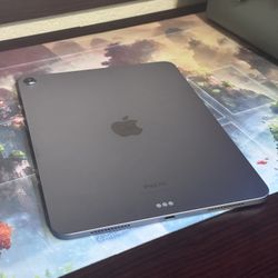 iPad Air 5th Generation Wi-Fi 256GB (Purple) & Apple Pencil (2nd Generation)