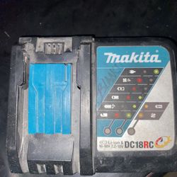 Makita Charger 