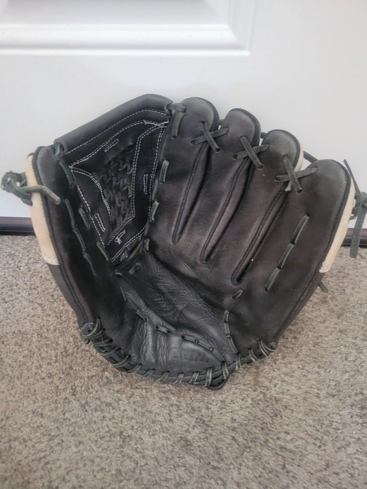 DeMarini Diablo Softball 14" Glove