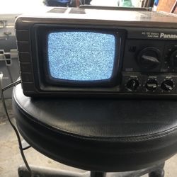 PANASONIC PORTABLE AC DC TV 