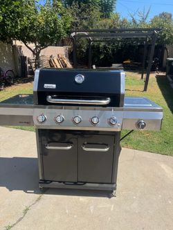 Gourmet Pro 5- Burner Propane Gas Grill with Side Burner and Griddle Max Insert in Black
