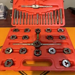 GRIP Tap & Die Set 40 Piece Metric  Missing A Few Pieces 