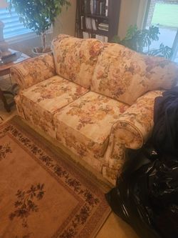 LIVING ROOM COUCH SET