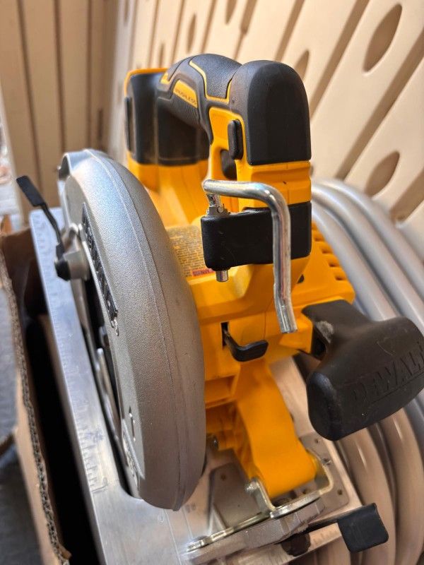 DeWALT