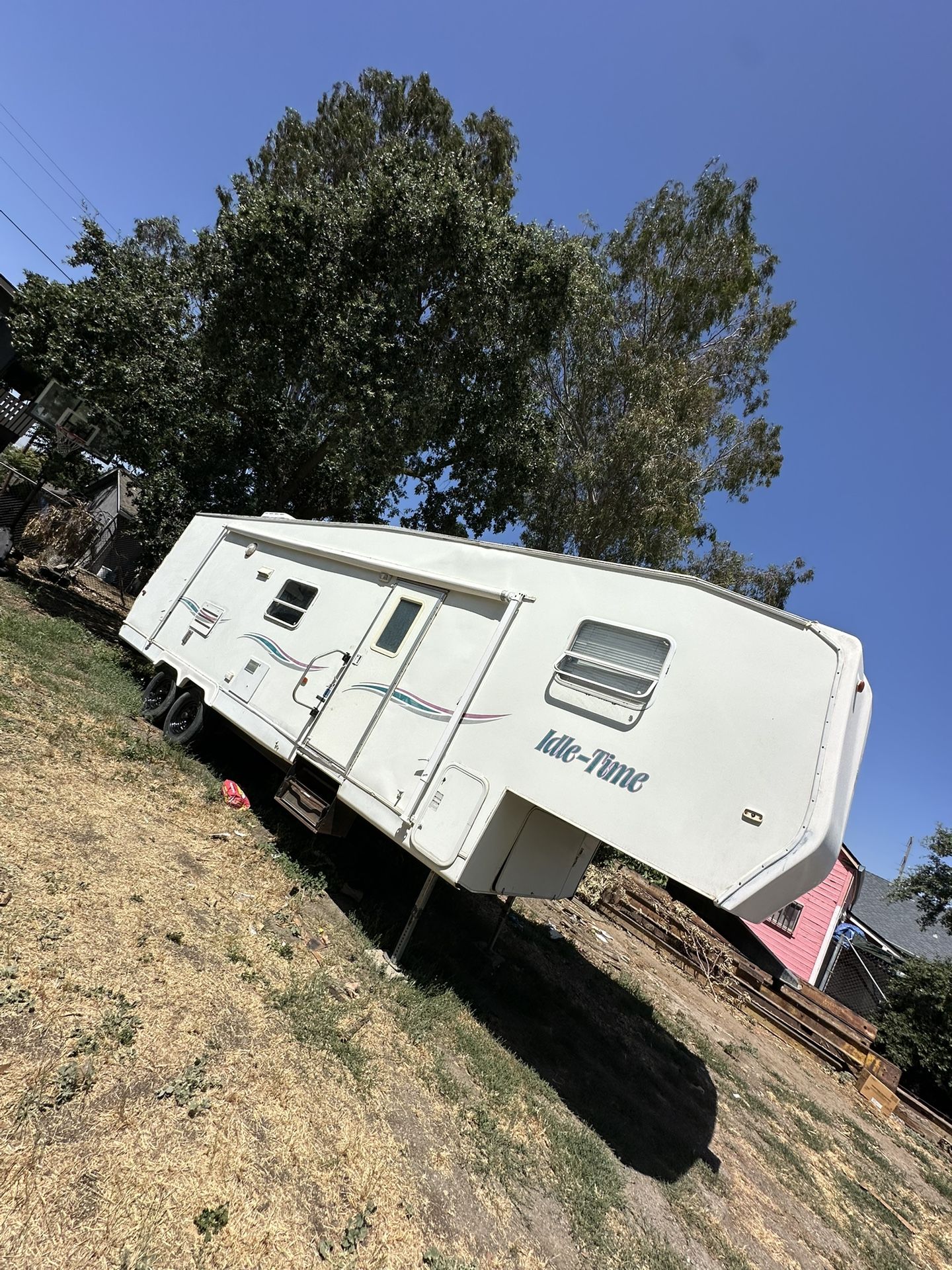 2006 Idle Time Fifth Wheel