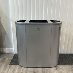 Busch Systems Pacific Triple Recycling Station W/ Hinged Lid