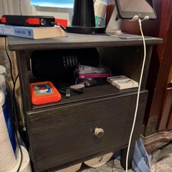 2 Elegant Wooden Side Table