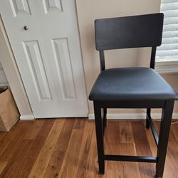 2 black Chairs