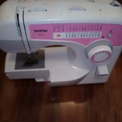 Brother XL2610 Free Arm Sewing Machine Works