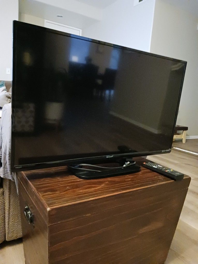 32 inch Sharp TV