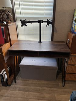 Desk With Dual Monitor Stand Screwed In
