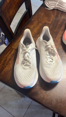 Women’s Hoka Mach 6 size 7.5