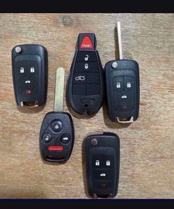 Keys And Remotes Llaves Y Controles Cut and Programmed On Site