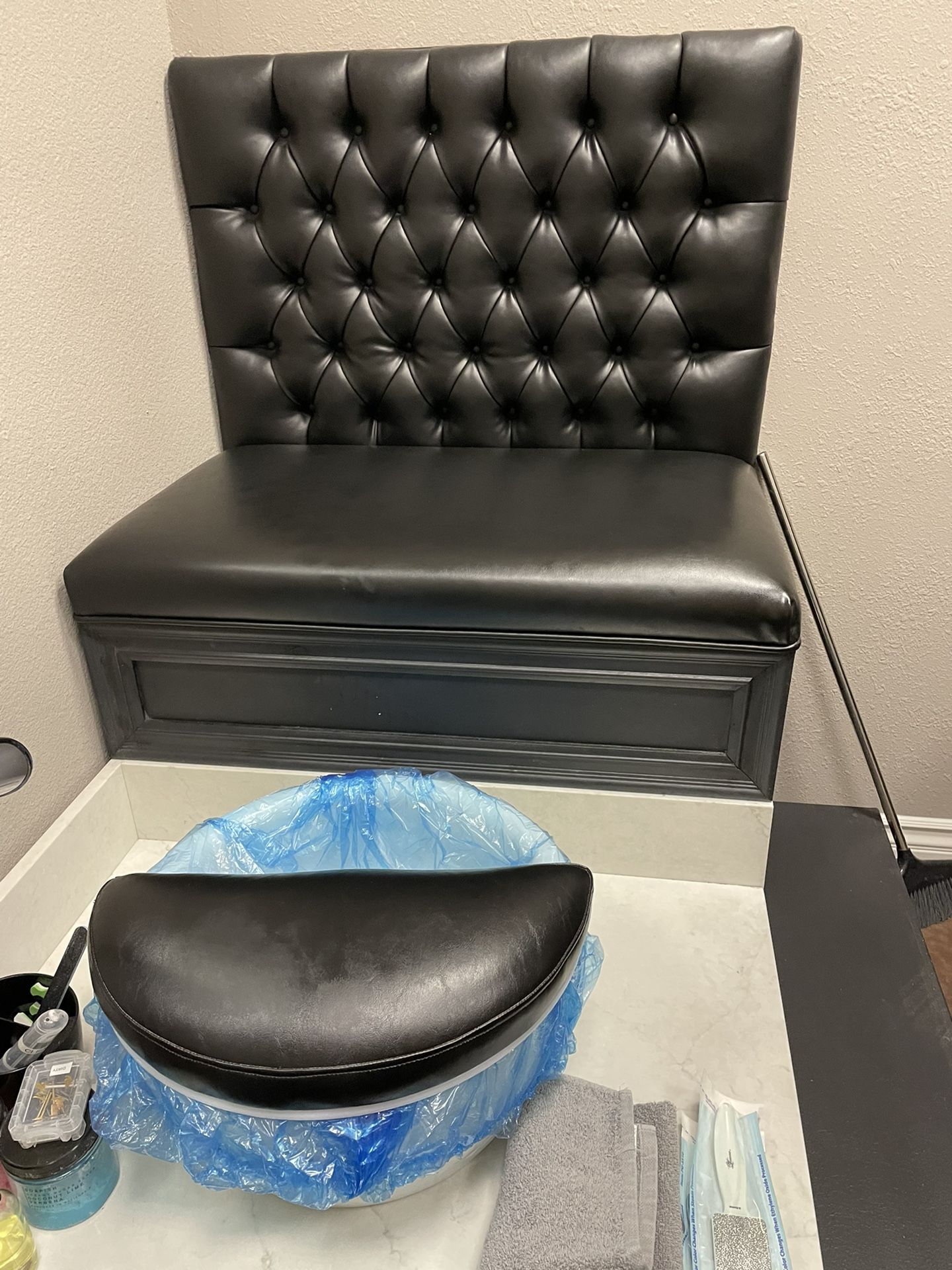 Black Pedicure Bench with Pedi bowl