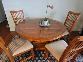 Mid-century Modern Dining Table/4 chairs