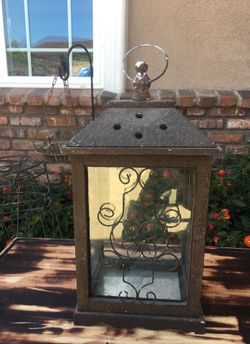 Farmhouse lantern