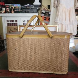 Vintage Picnic Basket, Redmon Wicker Woven Basket With Lid and Handles, Flower Basket, Magazine Rack, Rustic Wedding Decor, Farmhouse Basket