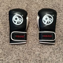 9 Round Boxing Gloves Set