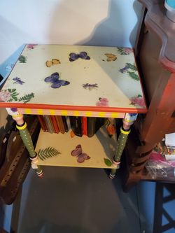 Butterfly table