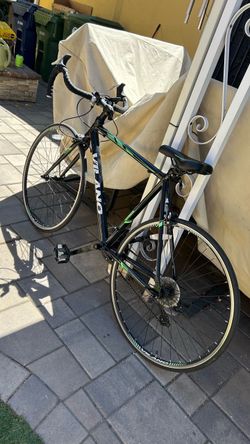 Used Vilano Road Bike