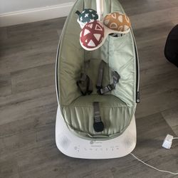 4moms Mamaroo Multi-Motion Baby Swing 