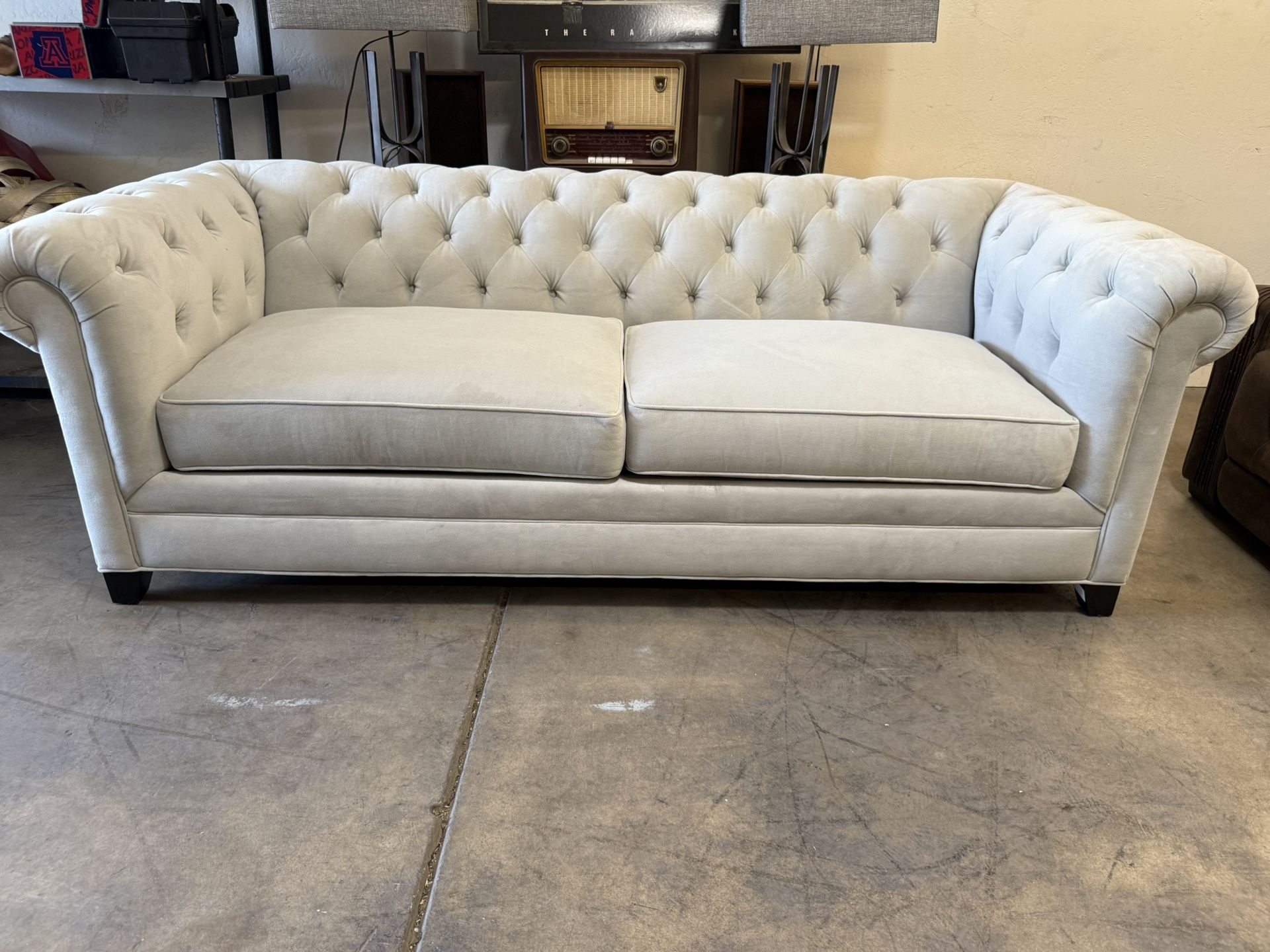 Sofa Tufted NEW!