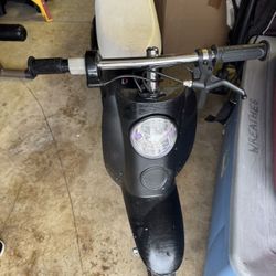 Razor Electric Moped 