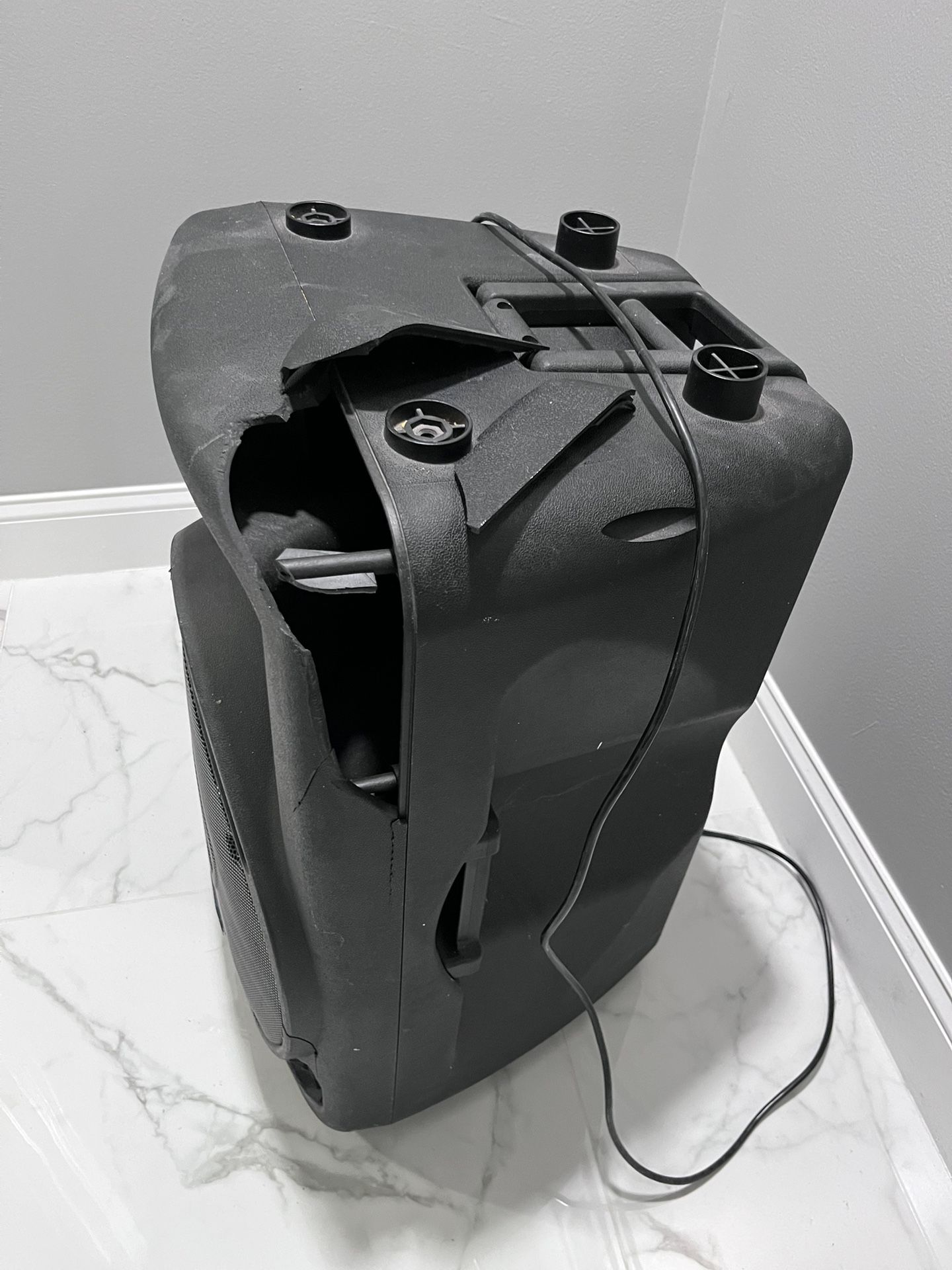 $95 Rockville Bluetooth Speaker- Broken Cover