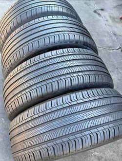 235 55 19 Michelin tires Con 80% de Vida Las 4🚀🚀🚀