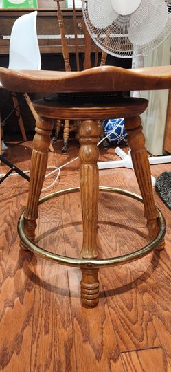 Piano stool