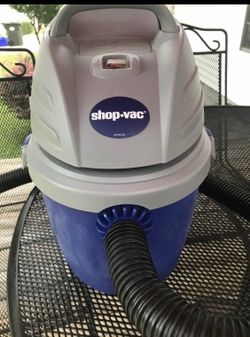 Shop Vacuum (2.5 Gallon)