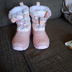 NEW Girls Size 9/10 Pink Heart Snowboots 