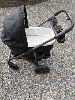 Uppa Baby Vista stroller and Bassinet