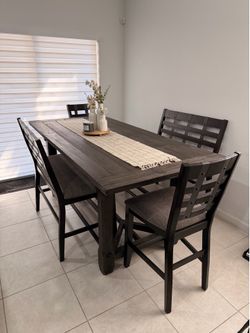 Dining set