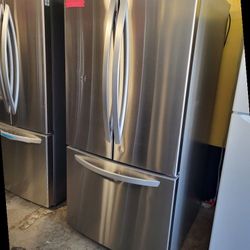LG French Door Refrigerator 33 Wide