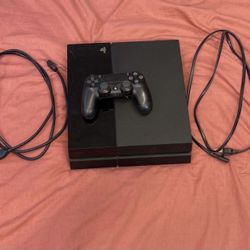 800gb PS4 With Controller and Game 
