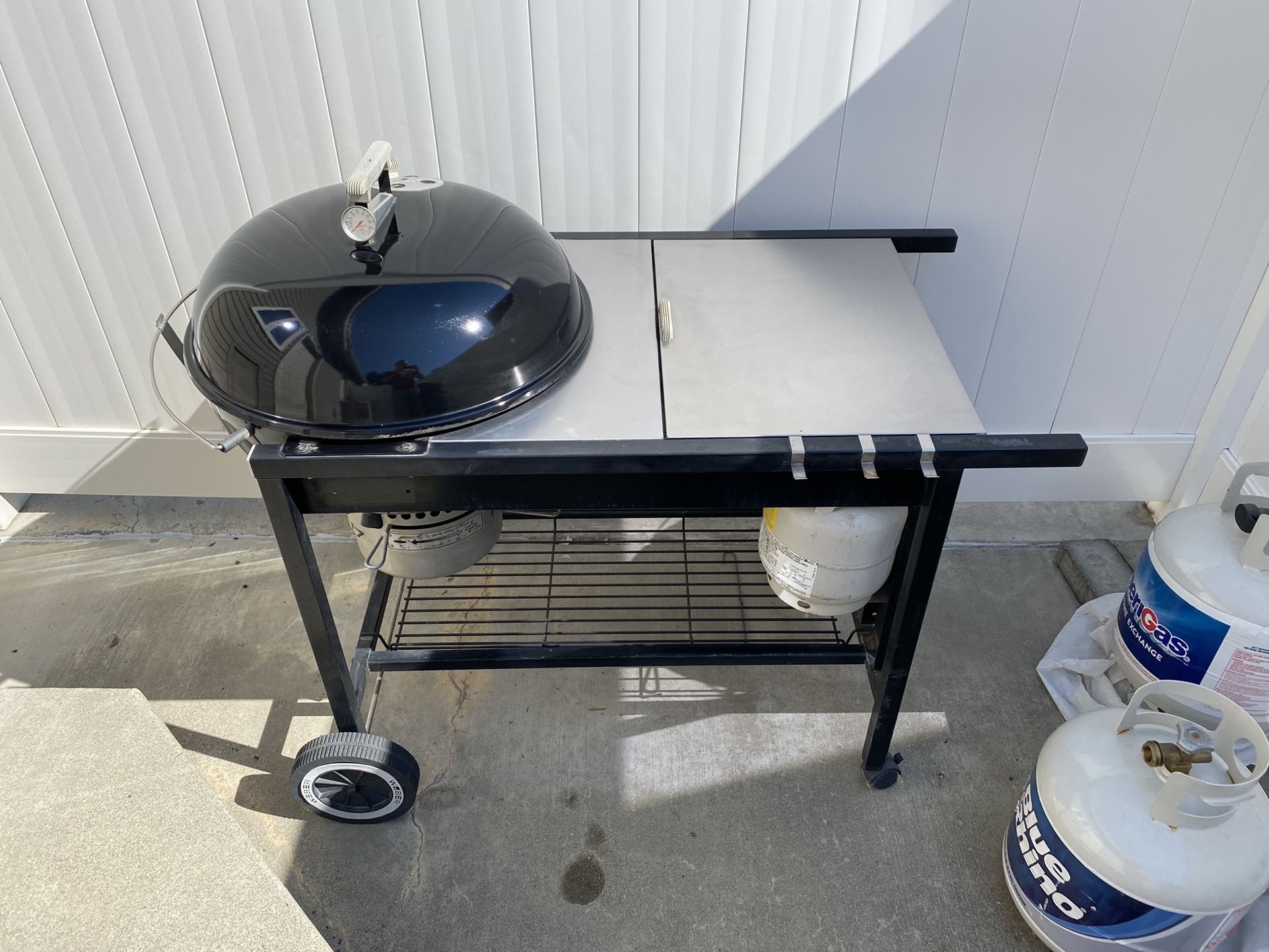 Weber Performer Charcoal Grill - Touch-N-Go Ignition