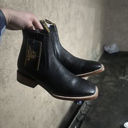 Working Boots size 8