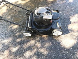 Lawnmower yard machine 21"