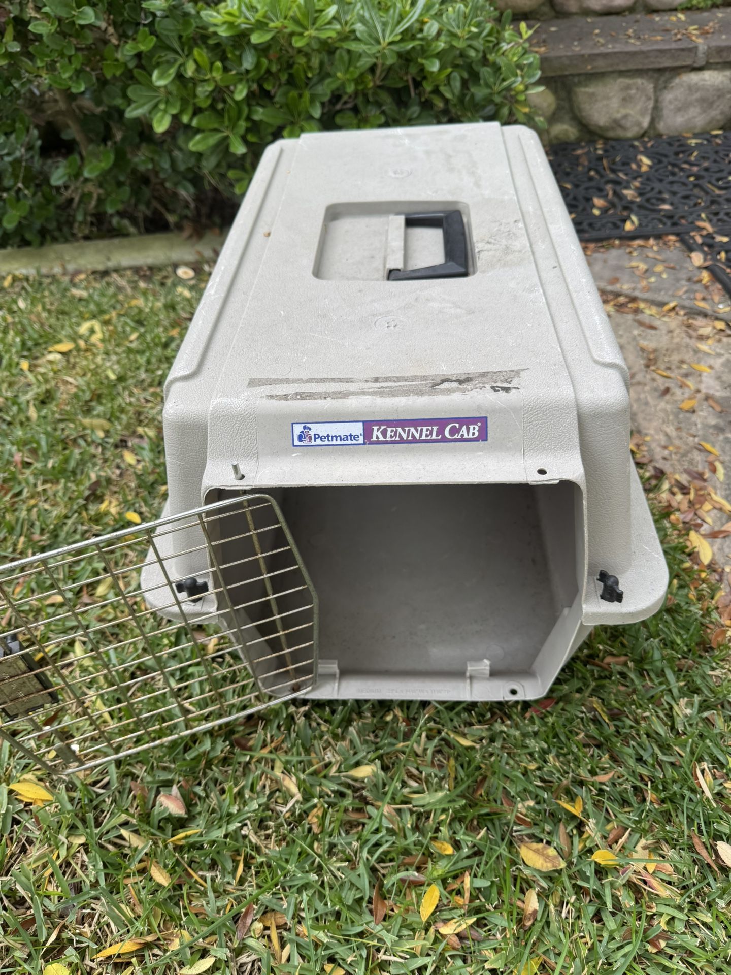 Petmate Kennel Cab Dog Cat Small pet carrier