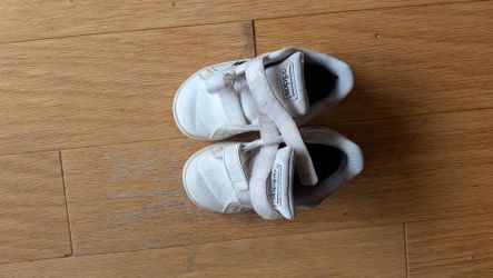 Adidas size 6.5 toddler Velcro shoes