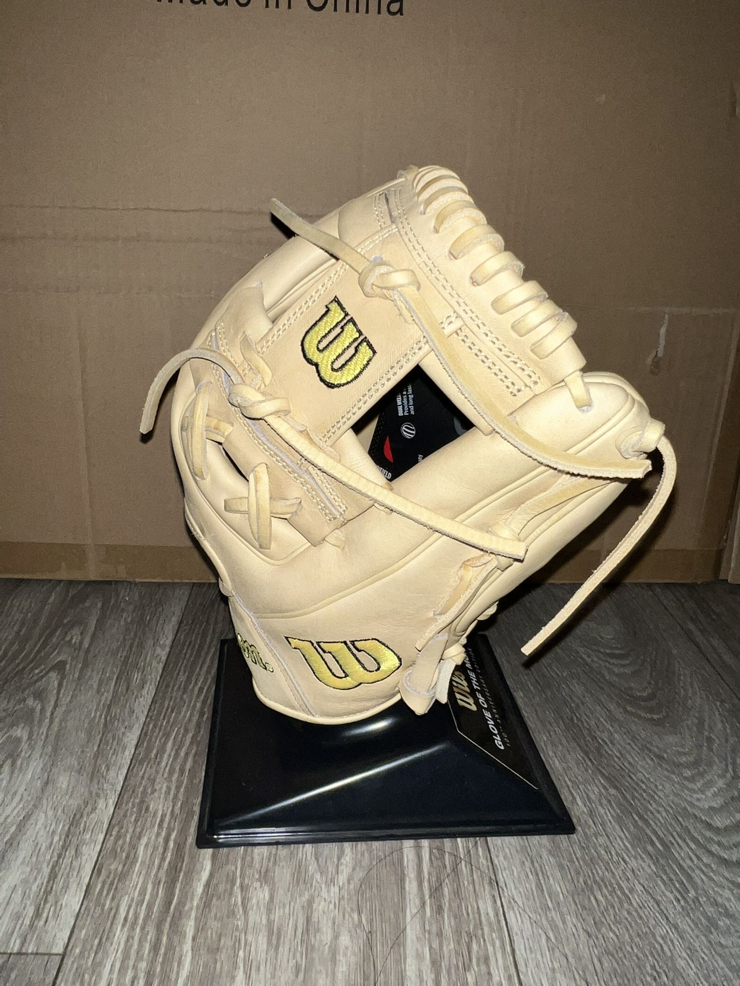 Wilson A2000 11.5 Inch Infield Baseball Glove
