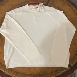 NWT Mock neck Sweater Off White Size Large 