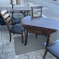 Table with 4 Chairs 