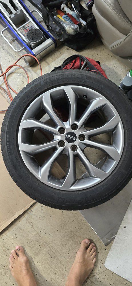 Lincoln 235 50 18 One Wheel 