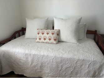 Twin Day Bed w Mattress
